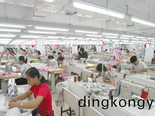 职业装生产车间